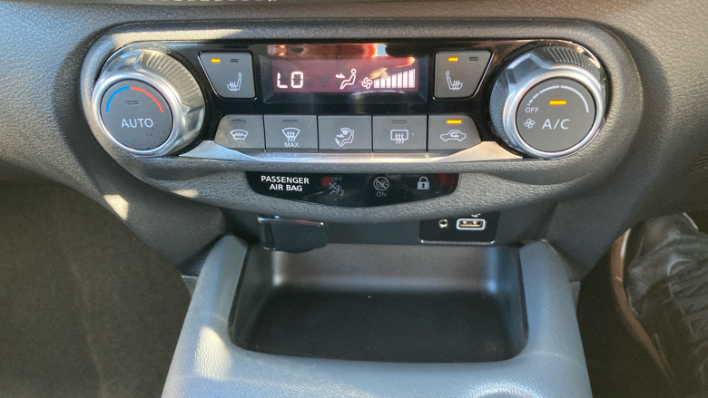 Nissan Juke 1.0 DiG-T 114 Tekna 5dr Petrol Hatchback